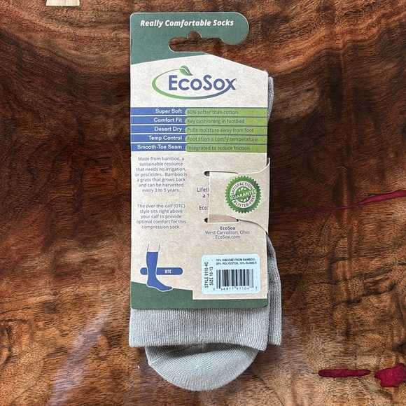 NWT Compression socks - Picture 4 of 4